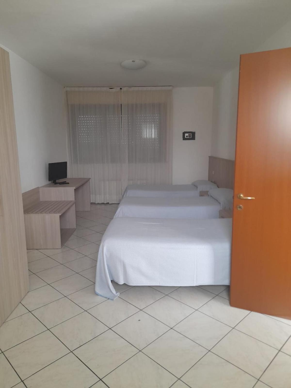 Hotel Residence La Fontana Mariano Comense Luaran gambar