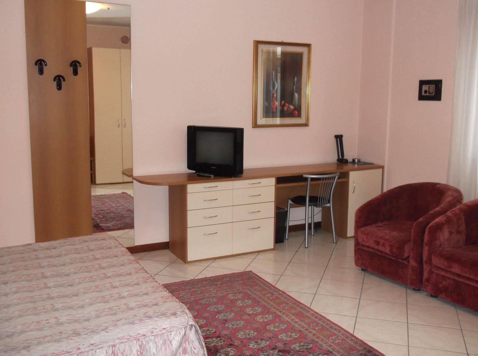 Hotel Residence La Fontana Mariano Comense Luaran gambar